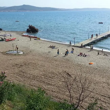 Cicek Aile Ören
